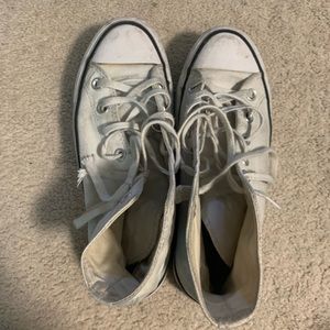 platform converse and i will put in a new pair of shoe laces size 7 in womens